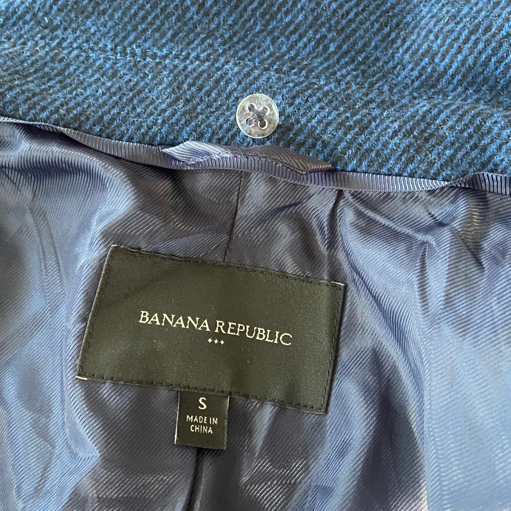 Sale! Elegant Navy Coat with Faux Fur Collar, size S, Banana Republic - Picture 12 of 16